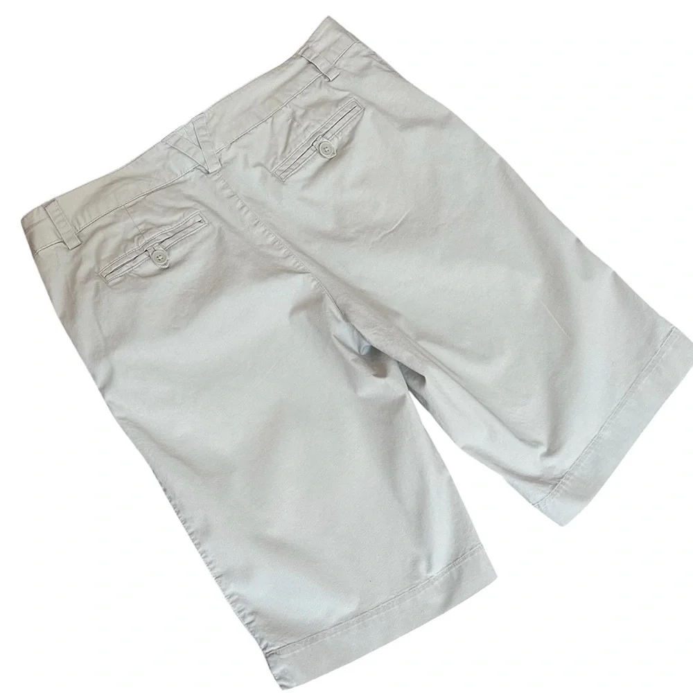 Mossimo Women’s Flat Front Walking Shorts in Khaki Size 8 EUC